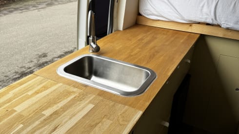 2-person Mercedes-Benz bus from 2008