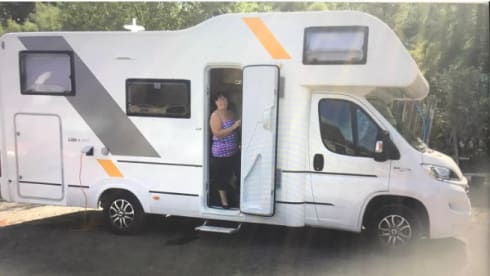 Sunny – Your next family holiday - 2020 6 Berth Motorhome