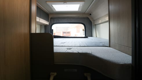 68 – Campervan Autotrail Expedition 68 a 4 posti letto, disponibile dal 2026.