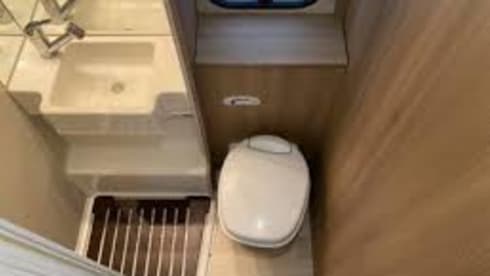Mobile home with 6 sleeping places - My home is where my camper is