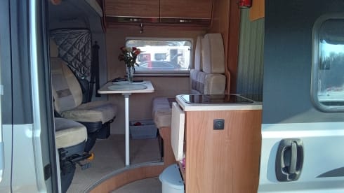 Roma Accent – 3 berth Peugeot Autocruise Accent