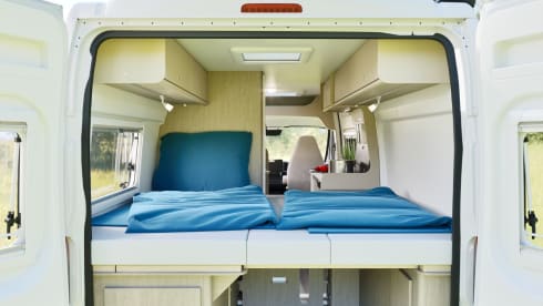 Matty – Gloednieuwe carado CV640 camperbus