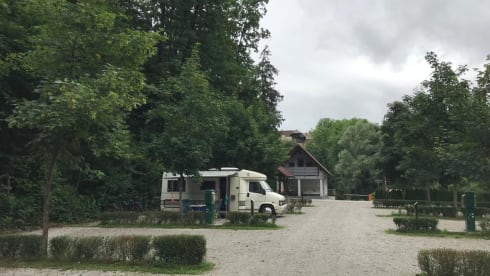Unique Camper for an Unforgettable Adventure New 2.5 Turbo diesel engine