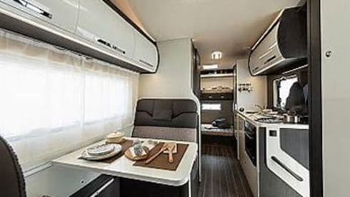 Hurricance – 6-persoons Roller Team halfintegraal uit 2021