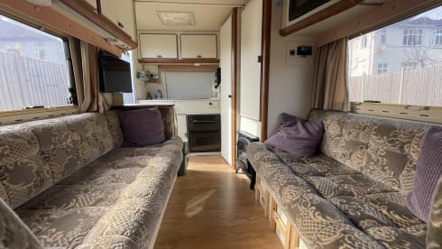 'Pandora' – Off-Grid Motorhome - Petrol & LPG **Fully Comp Insurance Included**