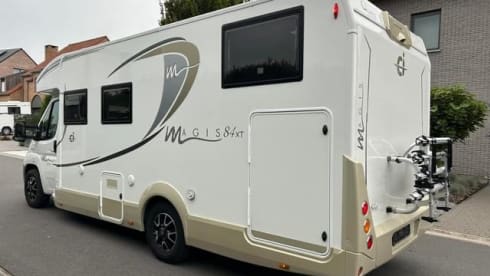 Collector Deluxe – 4p Fiat semi-integrated from 2020