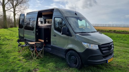 4p Mercedes-Benz bus from 2019