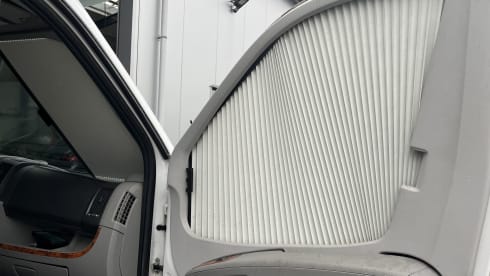 Sjors – Fiat Ducato Dethleffs Queens bed