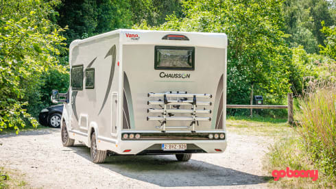 New/cozy fully equipped camper with spacious living room