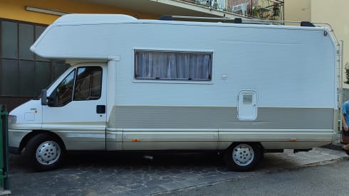 Carmelo – Camper Laika 3L Overcab