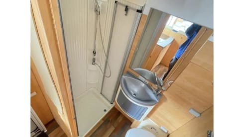 Family camper with bunk bed, 6 persons - Sunlight Alcove from 2009