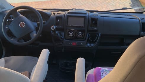 HaiDrHuhn – Sunlight T67