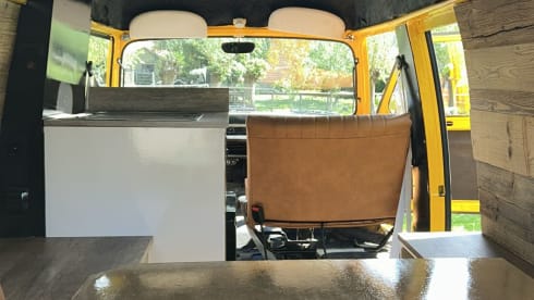 Tenacious twinkie – 3p Renault Estafette campervan from 1973 🚍⛰️🗺️