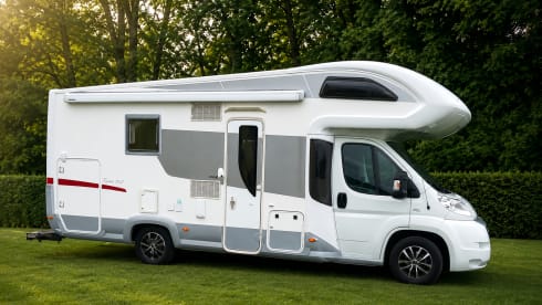 ELNA – 5-seater Hymer integrated from 2013