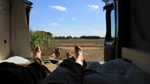 Matty – Matty camper super bus to go on an adventure!