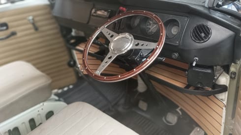 Natalie 1973 – 4 berth Volkswagen campervan from 1973