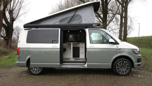Woodpecker Groen – 4p Volkswagen campervan from 2019