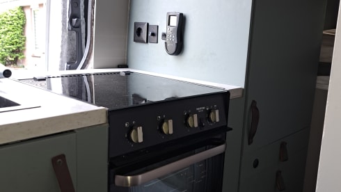 2p Mercedes-Benz campervan uit 2018