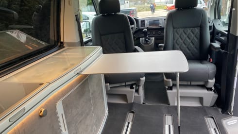 Aloha beach camper Gold – VW T6 California