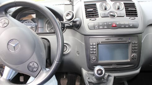 Camper Cruiser – Viano Fun Westfalia - Comfortable and compact cruising with a spacious accommodation.