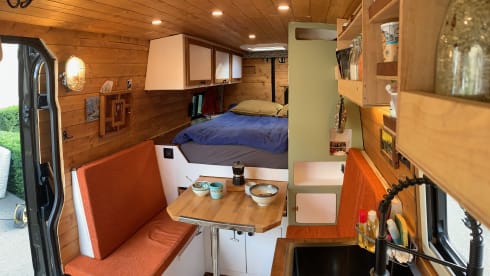 Canela  – 3p Mercedes-Benz campervan uit 2017