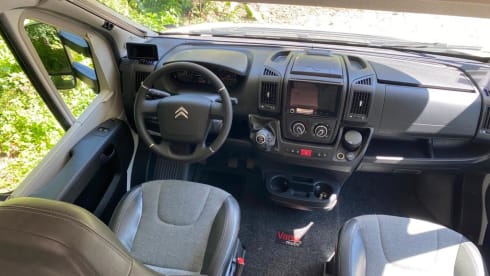 den bult – !Only for driver's license C! - New luxury camper Adria Axess XL S670SL