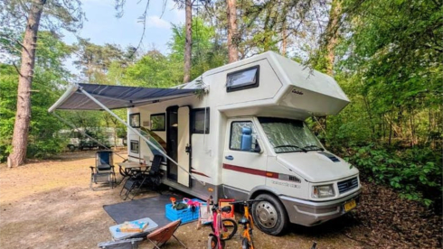 Freddy-van  – Comfortabel and spacious Iveco overcab motorhome for rent