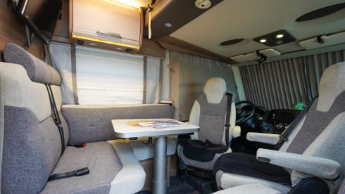 Tortuga  – Luxurious 4 sit Camper FULLY EQUIPPED Solar Generator 4000w