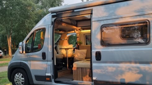 Jill – Stunning 4 berth family van. Fixed bunks!