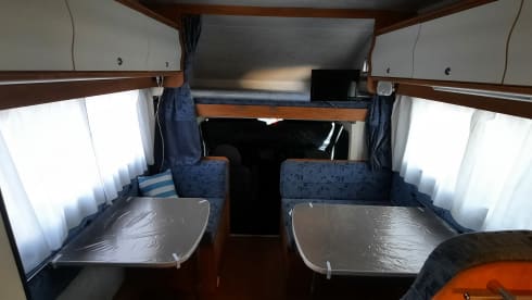 Simone – Rimor Europeo NG6 7 sleeps 6 travel seats