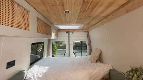 Sandy – Sandy The 3 Berth Cosy Campervan