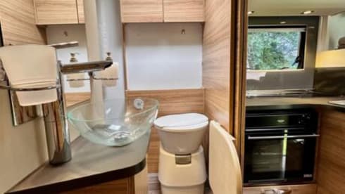 A3 – 4p Adria Mobil semi-integrated 