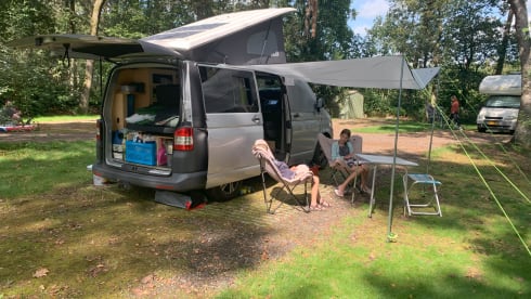 Saampjes – 4/5 Person Volkswagen T5 from 2012