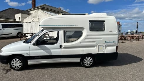 Roma – 2 berth Citroën campervan from 1999