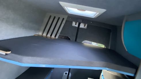 MWB – 5 berth Mercedes-Benz campervan from 2016
