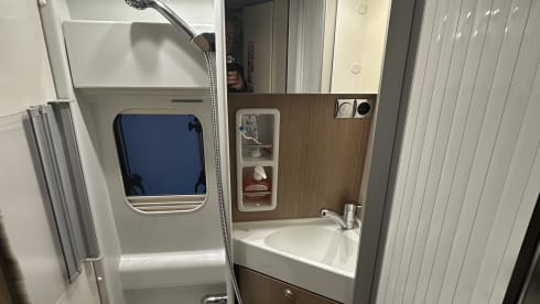 Follow the Sun – 4p Carthago bus from 2023