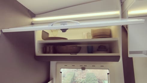 Hotelkamer op Wielen! – Hotel room on wheels! Very beautiful and luxurious Adria Matrix 5 p