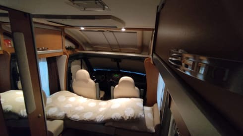 Benimar Tessoro 400, 4 persons, 2012, semi-integrated