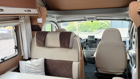 Nice spacious family camper (2011)!
