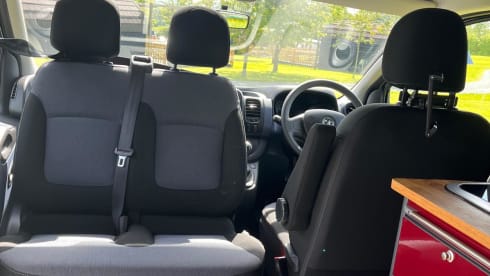 Bazz Van Dan – Campervan Vauxhall a 4 posti letto