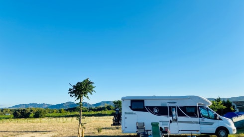 Spacious camper from 2021, ideal for a family or couple