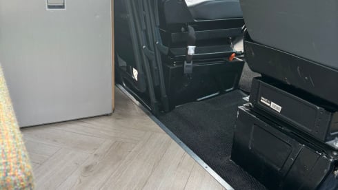 Bennie Benz – 2p Mercedes-Benz campervan uit 2003