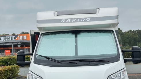 Volledig off-grid reizen met onze comfortabel uitgeruste 2p camper