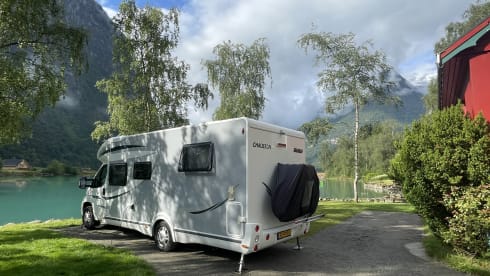 Luxury double queen bed camper Chausson – Fully furnished 