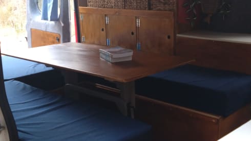 Levie – 2p Unique camper bus from 2013
