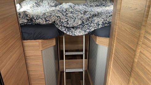 Very new and luxurious 4 person integrated camper Weinsberg CaraCore 650 MEG