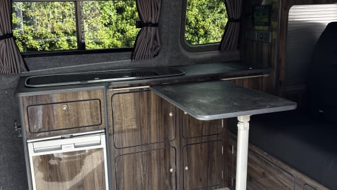 Claude – 4 Birth Ford Transit Custom 2.0 170 bhp 6 Speed Auto Limited.