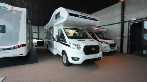 2. Ford Glamys 322 for 6 persons (model 2025)