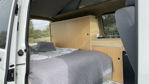 Mammoet – 4p Volkswagen campervan uit 2014