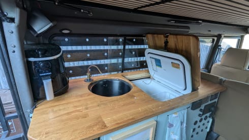 Land Rover Defender TD5 Pop-Top Overlander